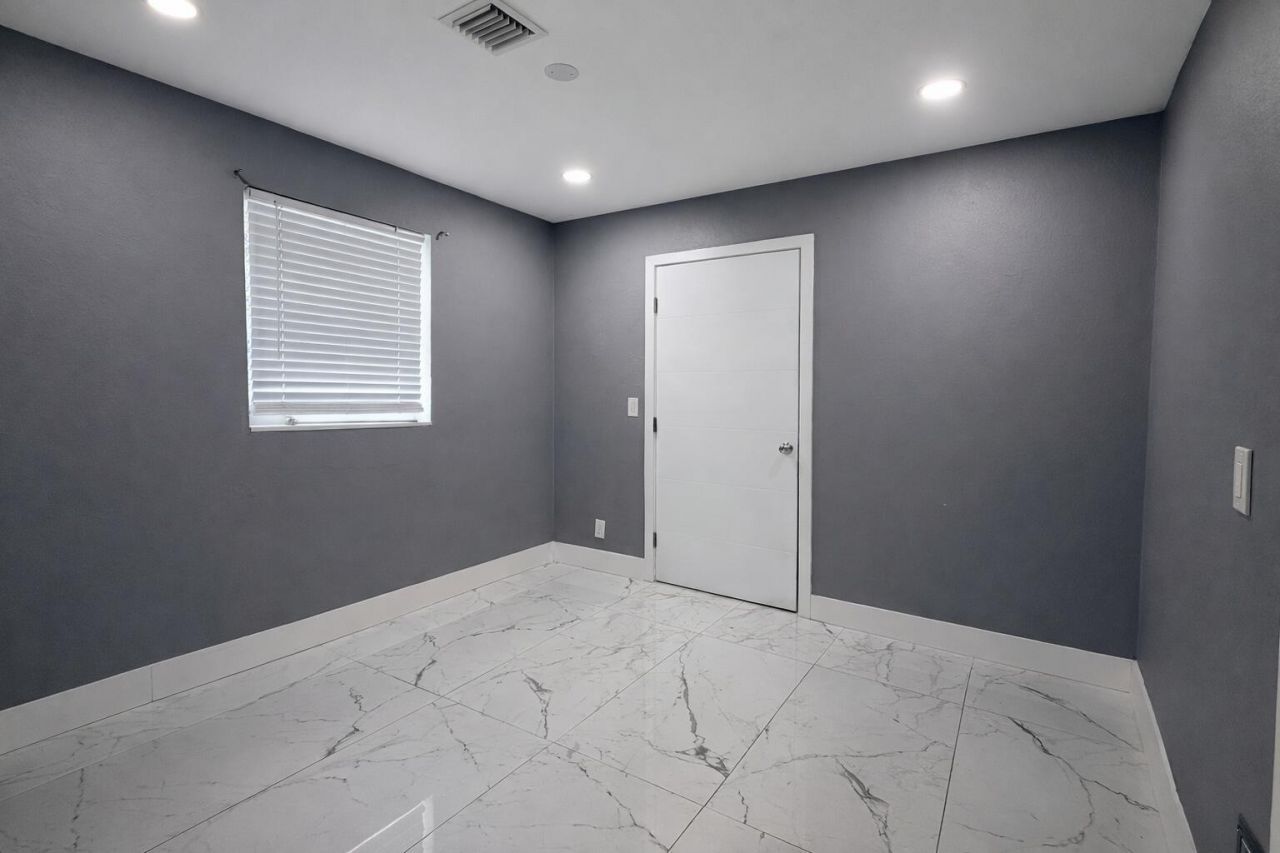 5823 Churchill Circle W, West Palm Beach, FL 33405 Photo