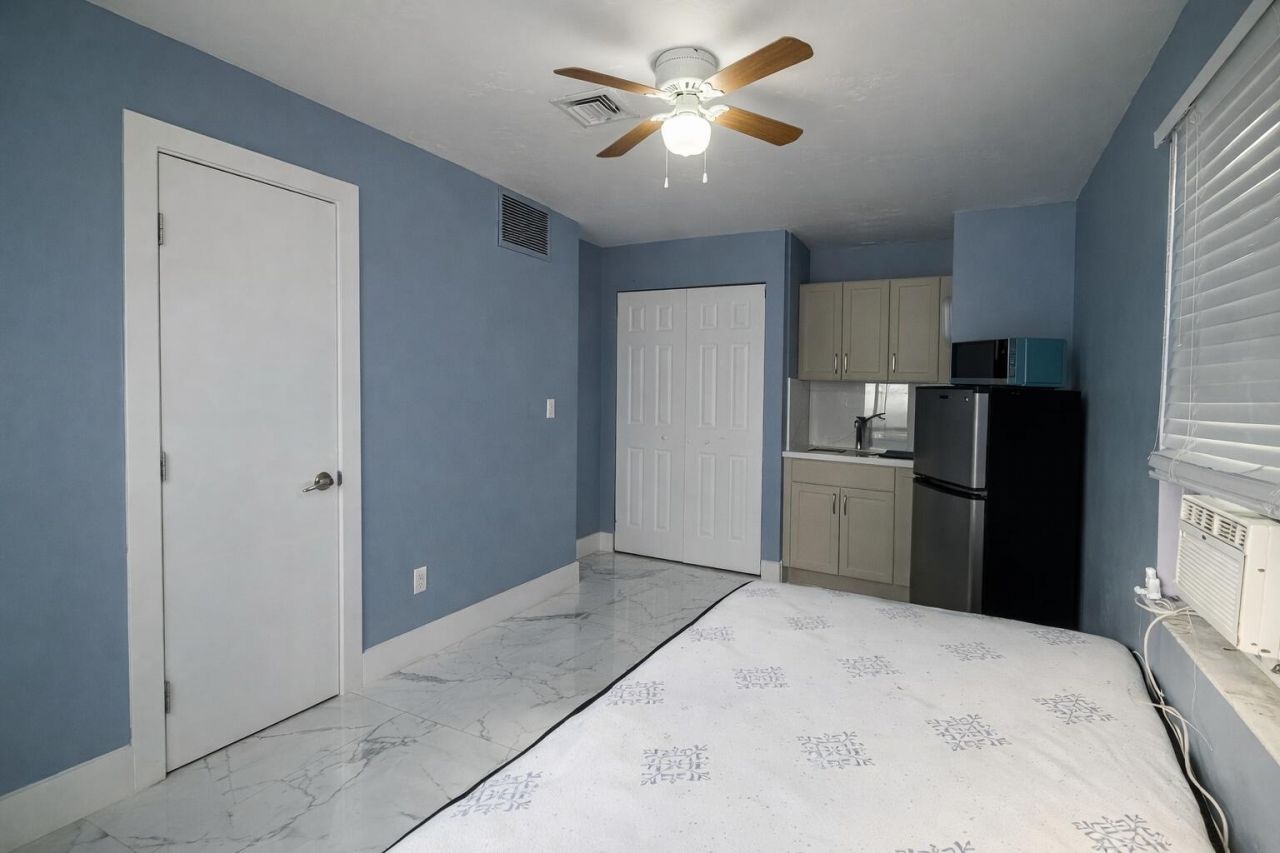 5823 Churchill Circle W, West Palm Beach, FL 33405 Photo