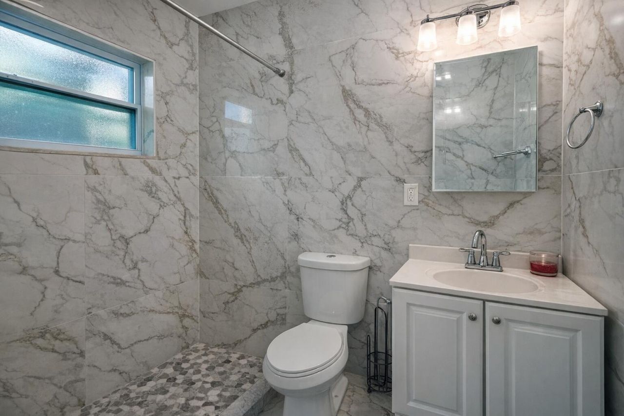 5823 Churchill Circle W, West Palm Beach, FL 33405 Photo