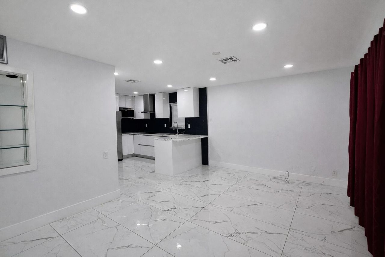 5823 Churchill Circle W, West Palm Beach, FL 33405 Photo