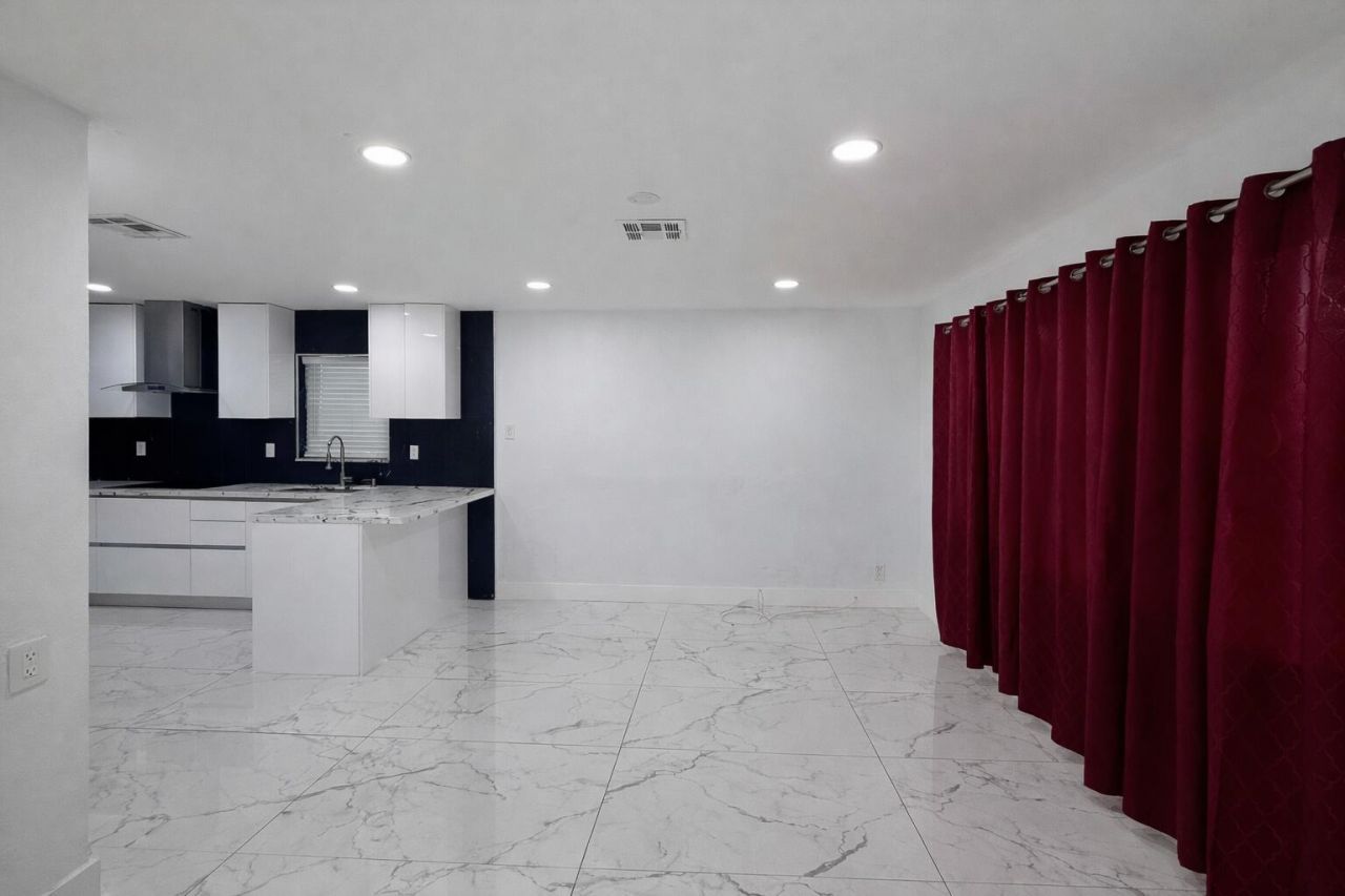 5823 Churchill Circle W, West Palm Beach, FL 33405 Photo