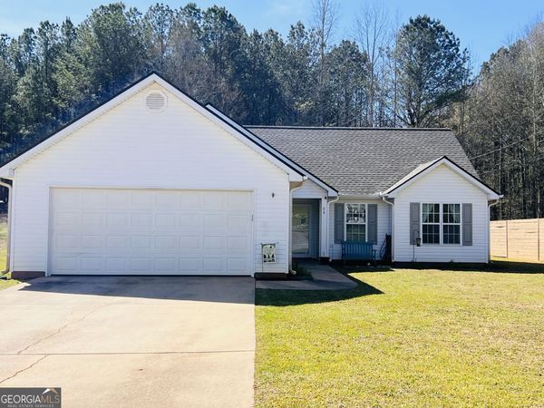 75 Canterbury Drive, Grantville, GA 30220