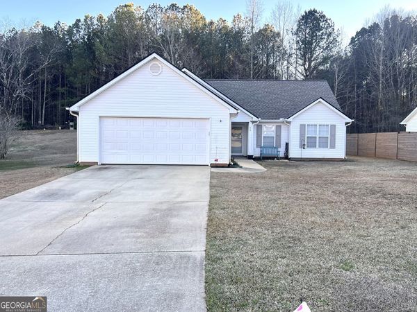 75 Canterbury Drive, Grantville, GA 30220