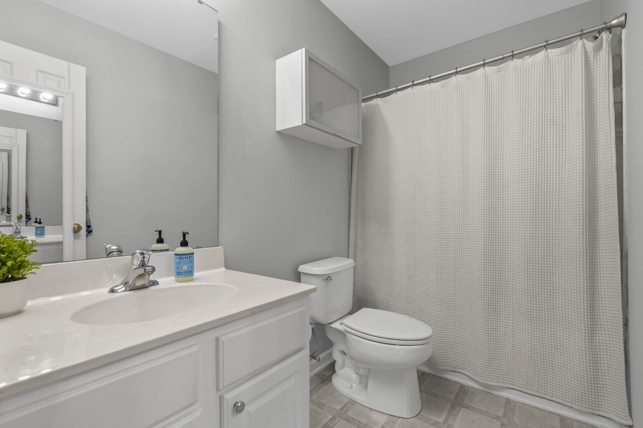 549 Tayrn Drive Photo 19