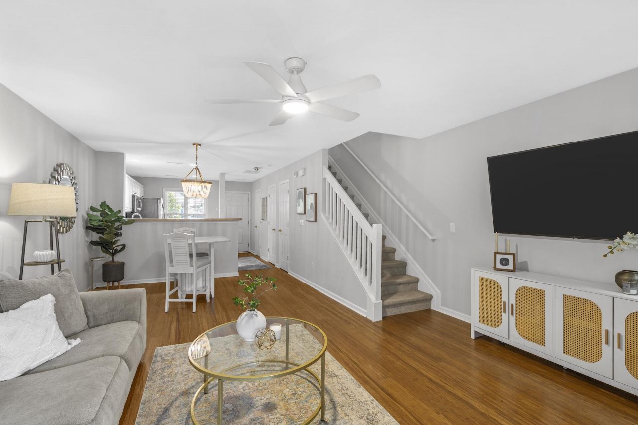 549 Tayrn Drive Photo 8