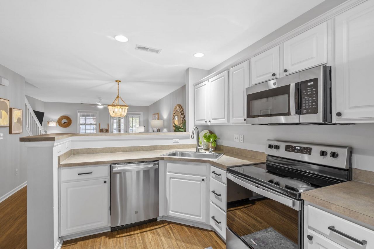 549 Tayrn Drive Photo 9