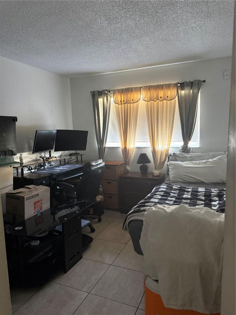 7120 NW 179th St, Unit 105, Hialeah, FL 33015 Photo