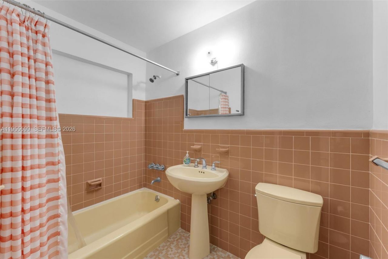 11401 SW 57th St , Miami, FL 33173 Photo