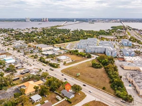 164 Pondella RD, NORTH FORT MYERS, FL 33903