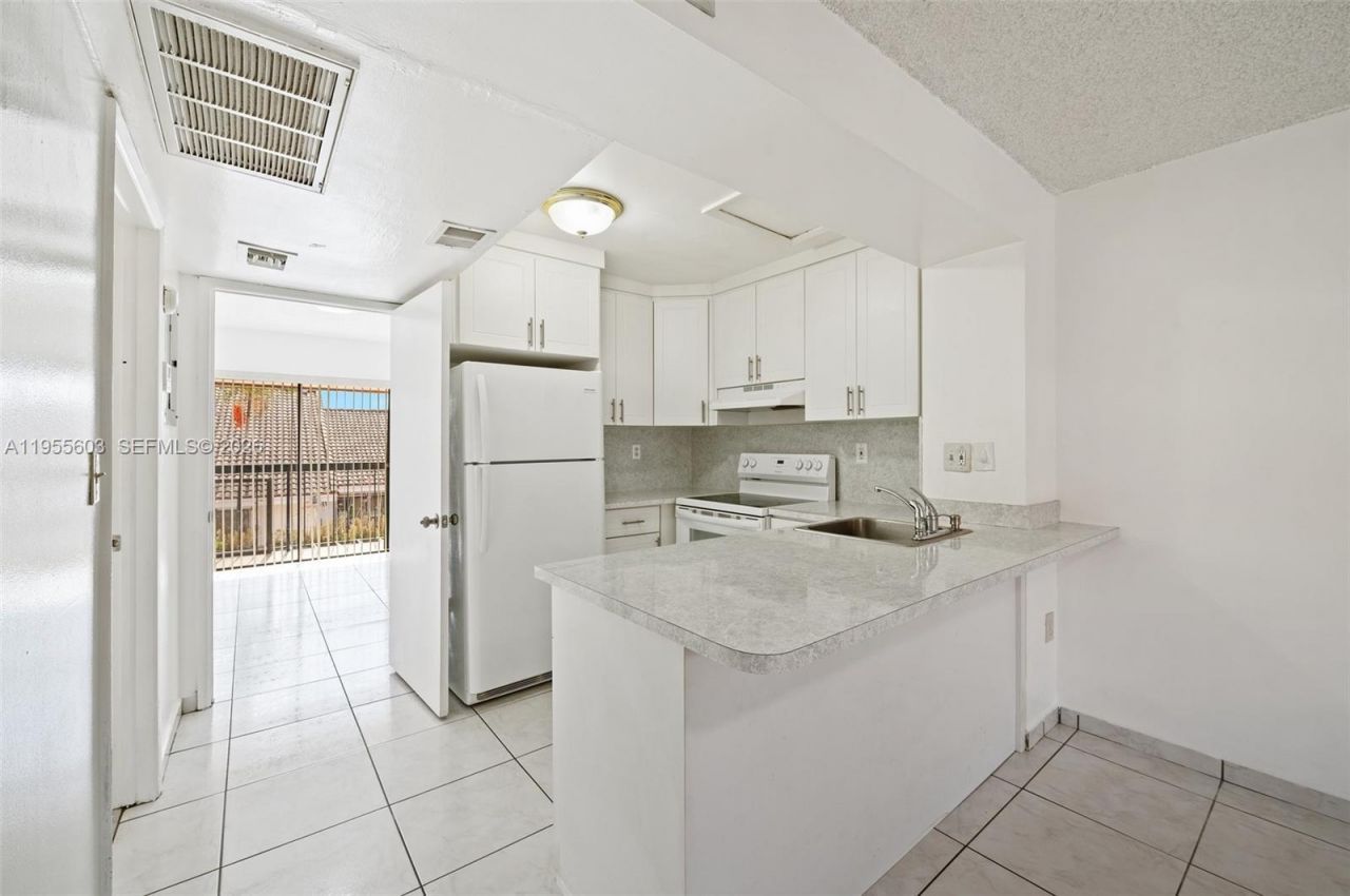 2170 W 60th St , Unit 16212, Hialeah, FL 33016 Photo