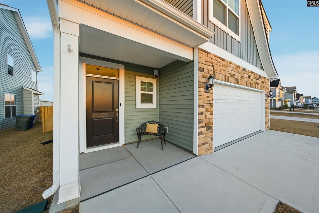 850 Peony Lane Photo 4