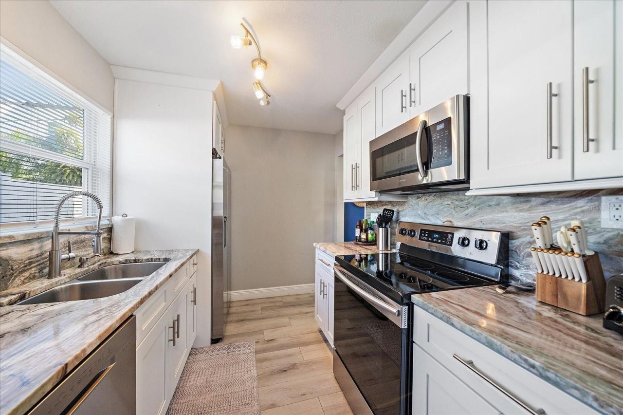 3710 Iroquois Avenue, Sarasota, FL 34234 Photo