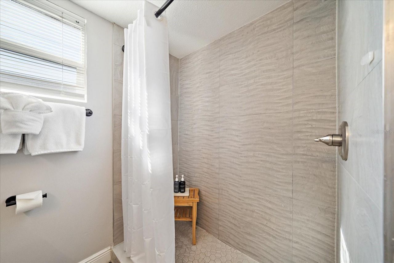 3710 Iroquois Avenue, Sarasota, FL 34234 Photo