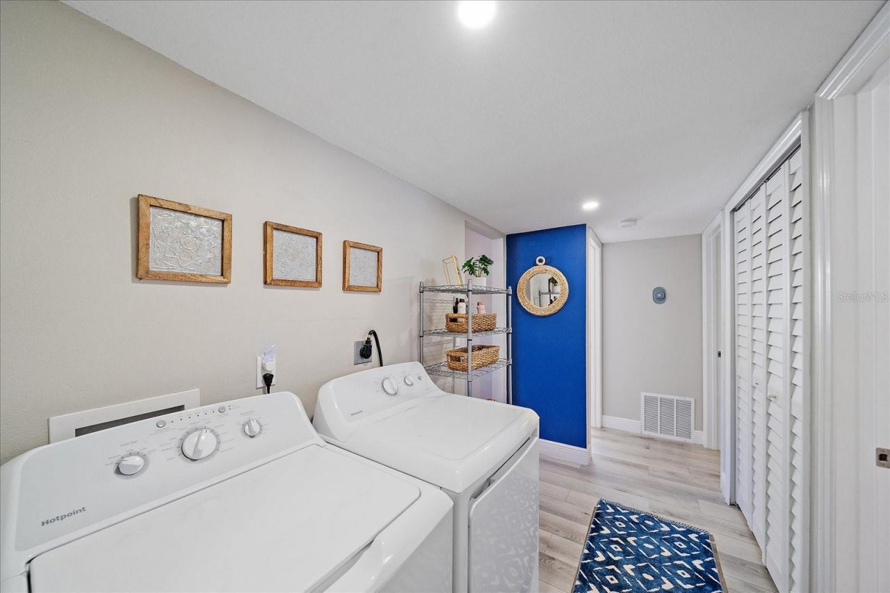 3710 Iroquois Avenue, Sarasota, FL 34234 Photo