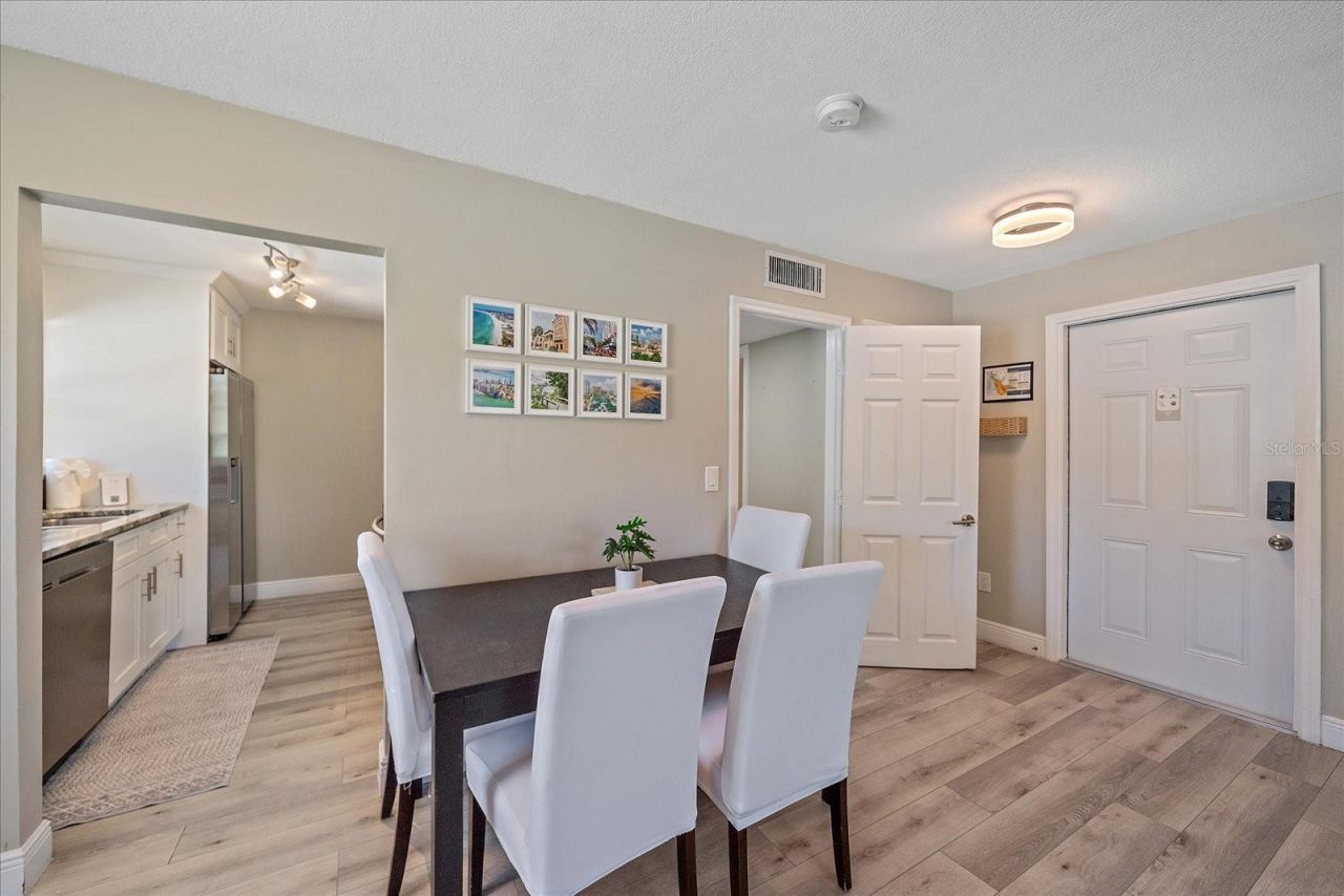 3710 Iroquois Avenue, Sarasota, FL 34234 Photo