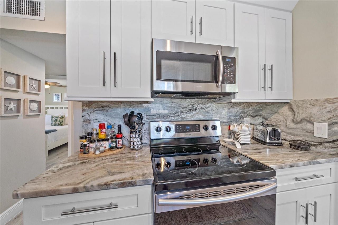 3710 Iroquois Avenue, Sarasota, FL 34234 Photo