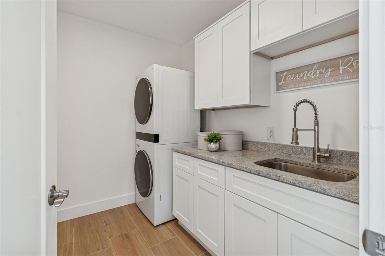 1343 4th Street, Unit 102, Sarasota, FL 34236 Photo