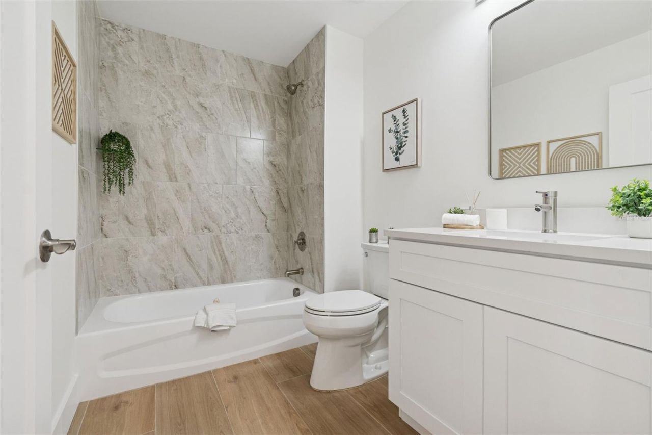 1343 4th Street, Unit 102, Sarasota, FL 34236 Photo