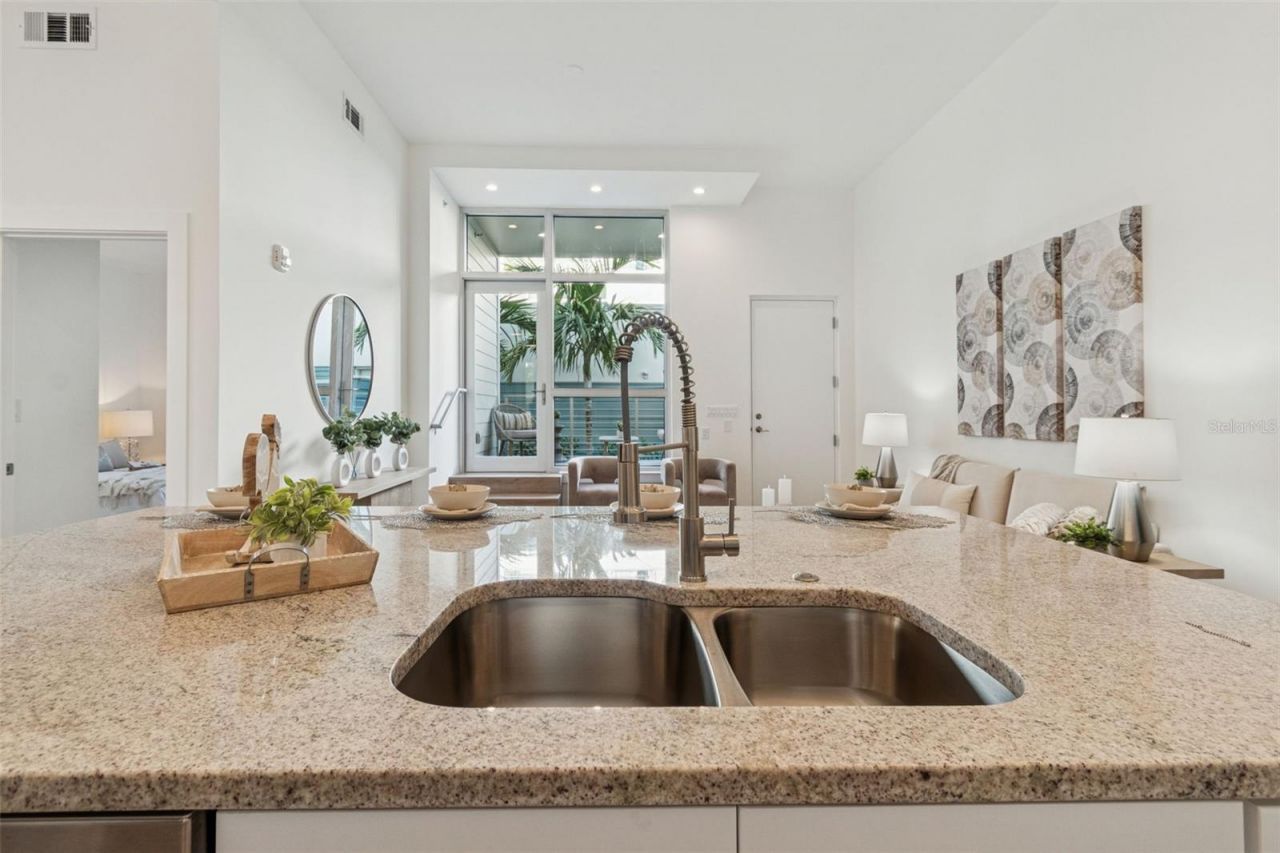 1343 4th Street, Unit 102, Sarasota, FL 34236 Photo