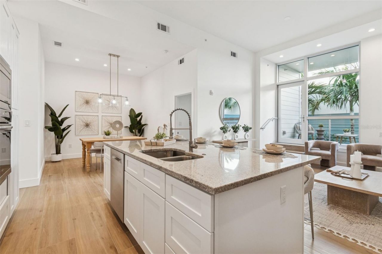 1343 4th Street, Unit 102, Sarasota, FL 34236 Photo