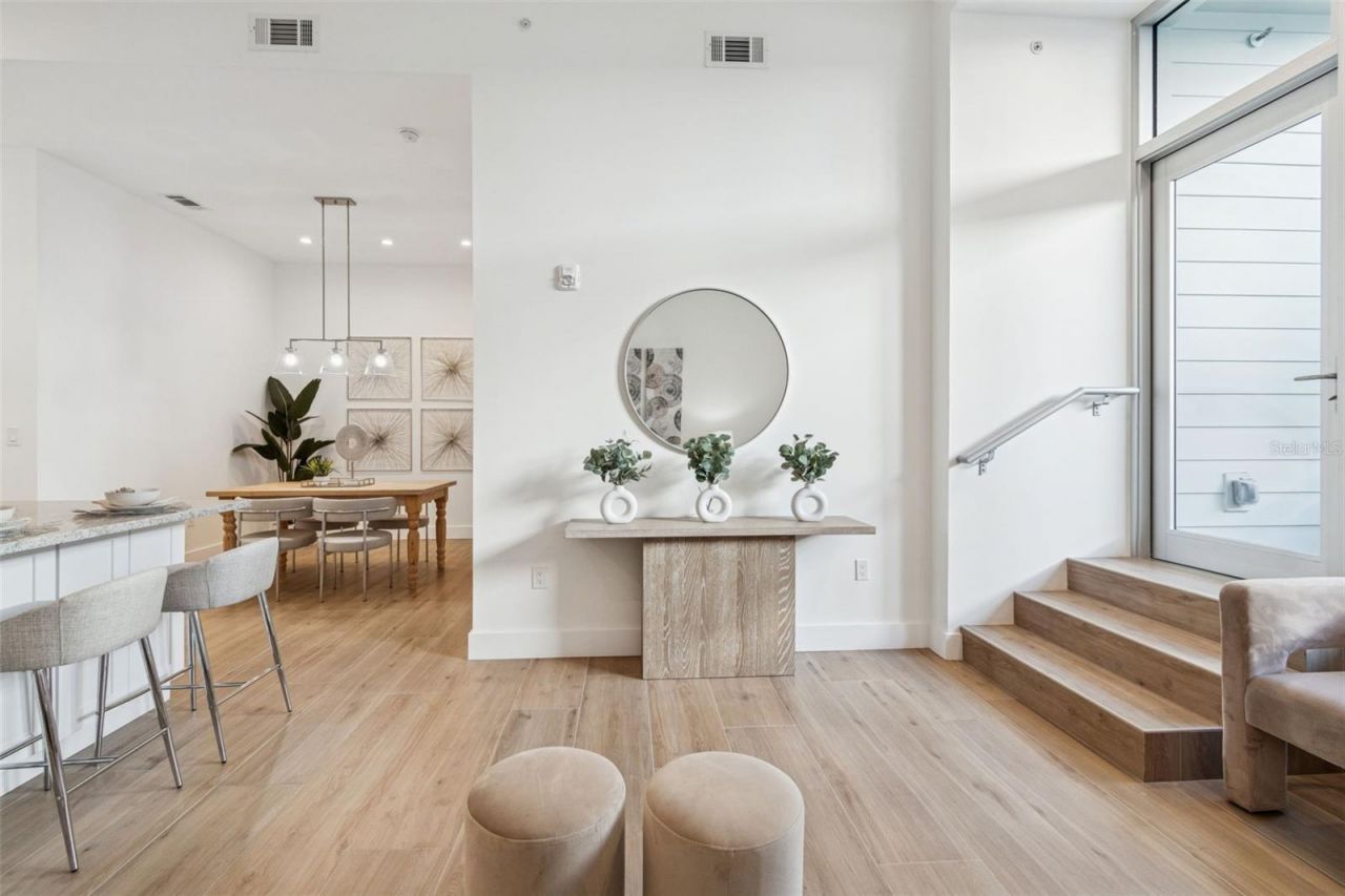 1343 4th Street, Unit 102, Sarasota, FL 34236 Photo