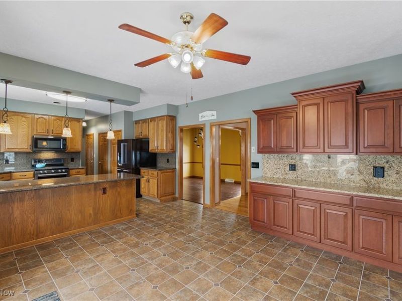 3885 Mount Vernon Boulevard, Norton, OH 44203 Photo 12