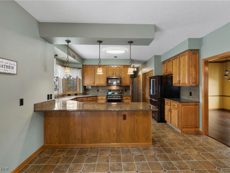 3885 Mount Vernon Boulevard, Norton, OH 44203 Photo 8