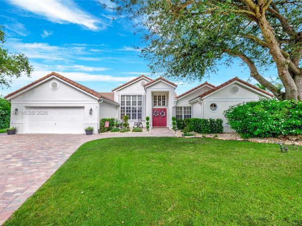 9421 Hollyhock Ct, Davie, FL 33328