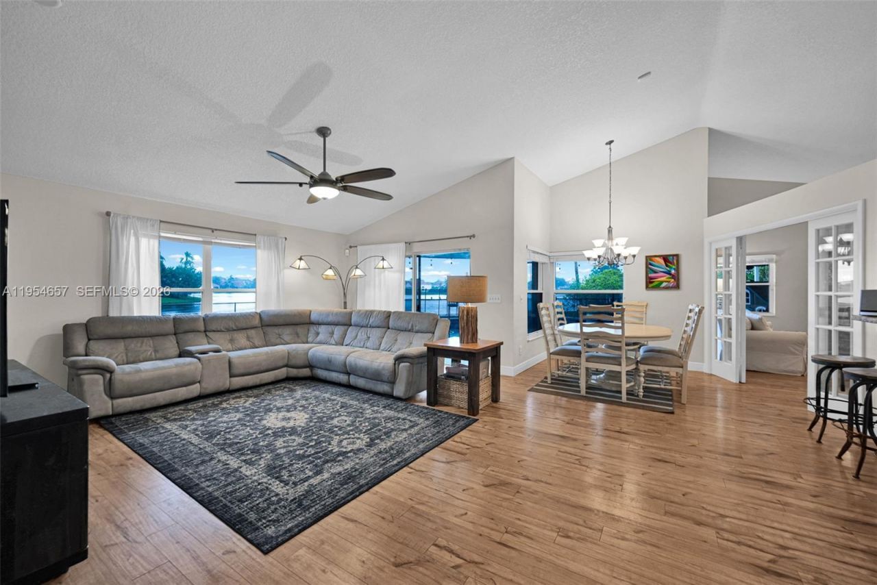 9421 Hollyhock Ct, Davie, FL 33328 Photo