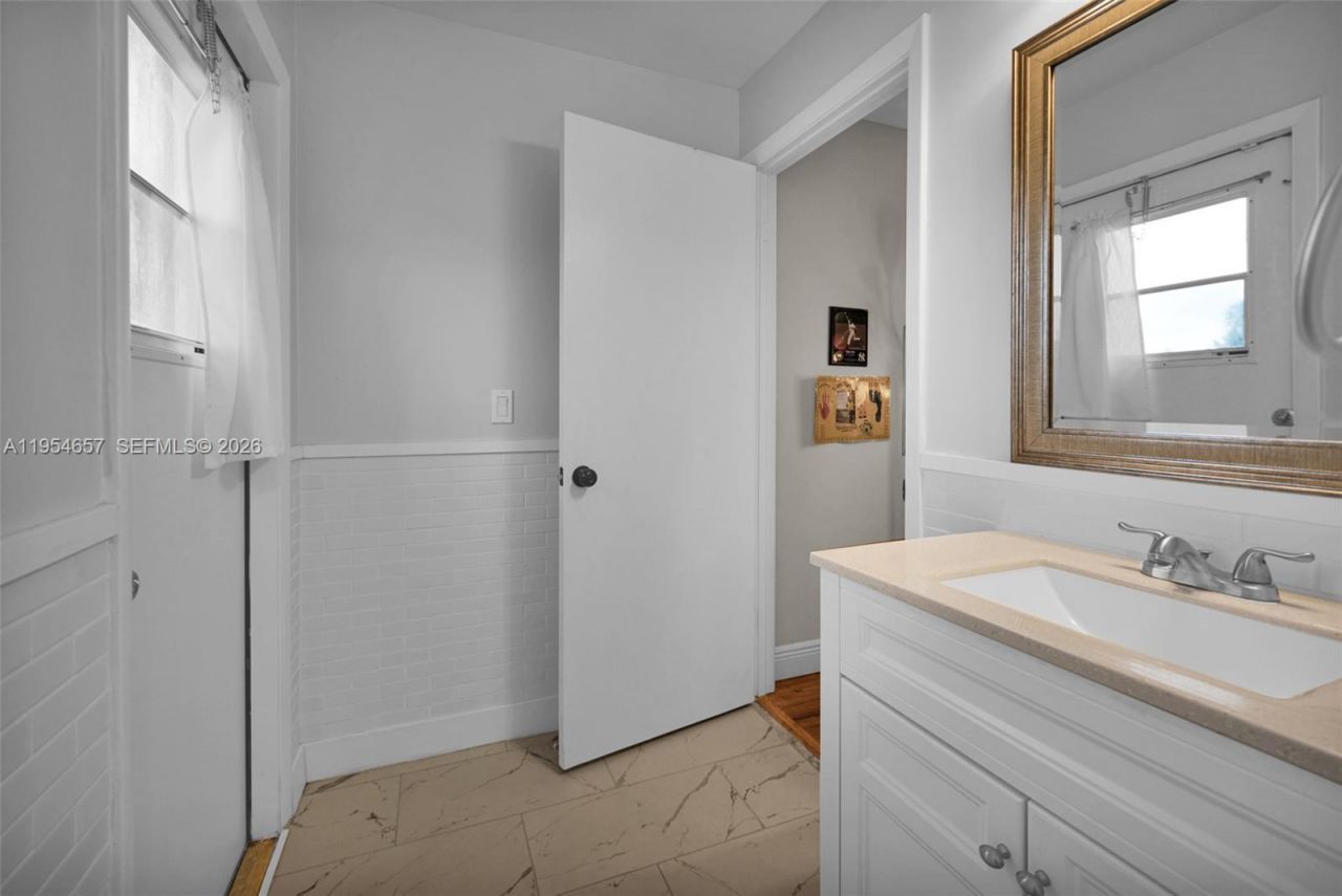 9421 Hollyhock Ct, Davie, FL 33328 Photo