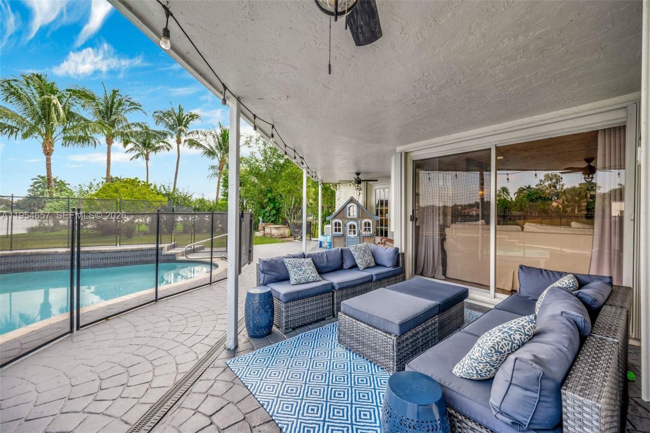 9421 Hollyhock Ct, Davie, FL 33328 Photo