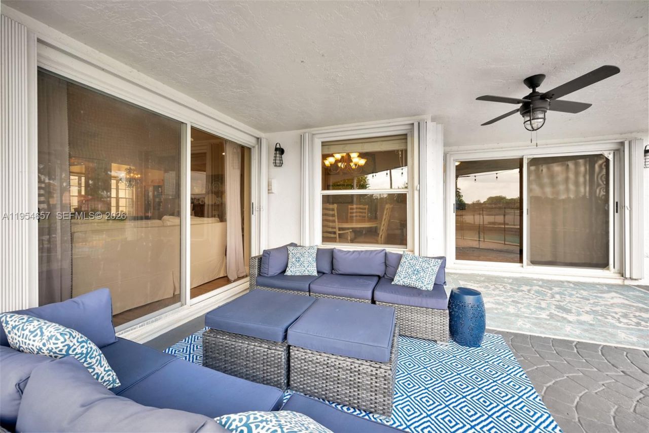 9421 Hollyhock Ct, Davie, FL 33328 Photo