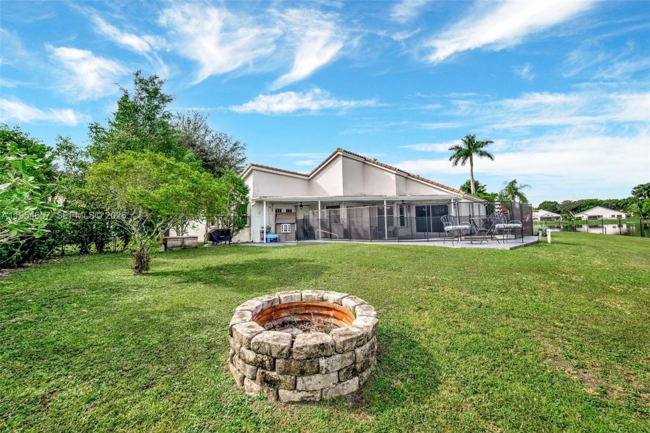 9421 Hollyhock Ct, Davie, FL 33328 Photo