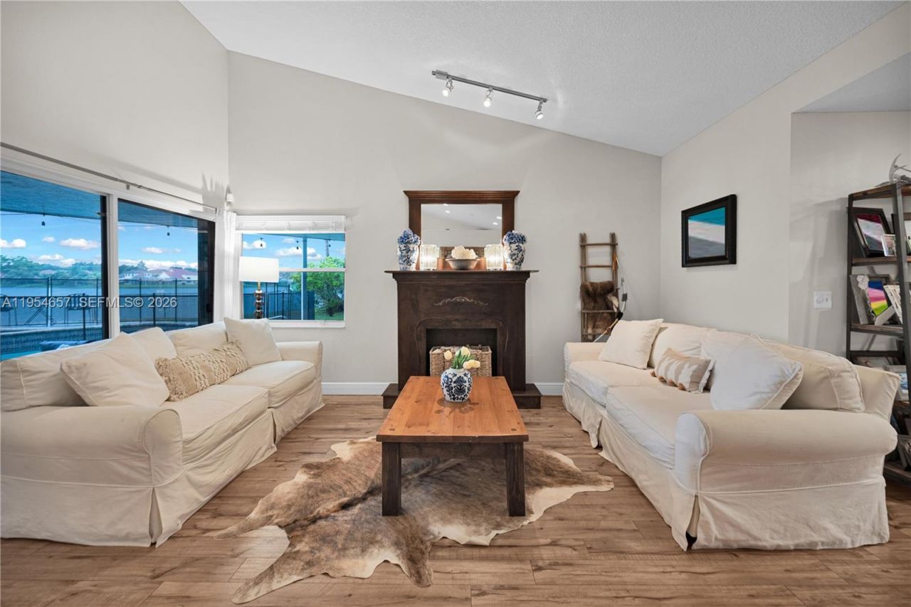 9421 Hollyhock Ct, Davie, FL 33328 Photo