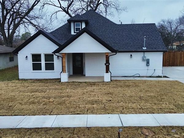 802 S Medora Street, Terrell, TX 75160