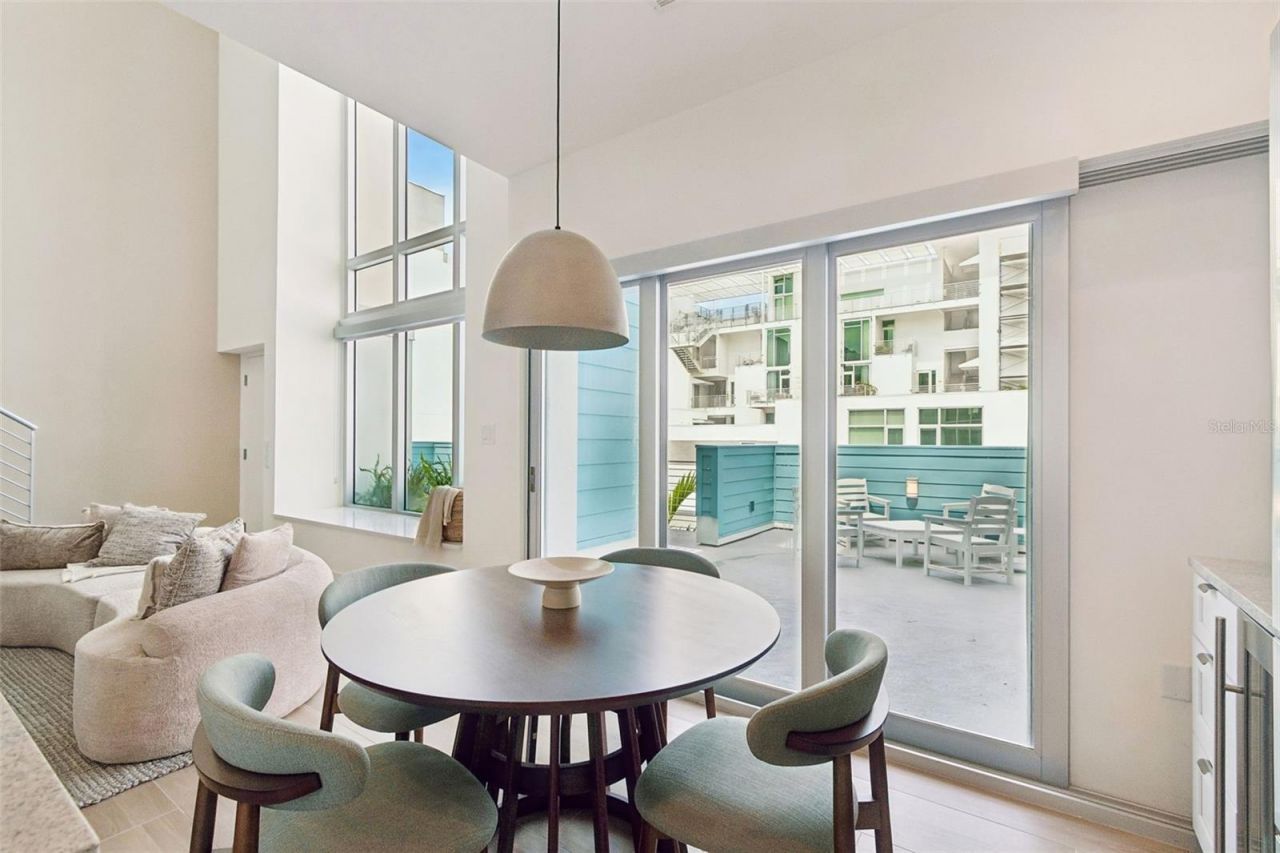 1343 4th Street, Unit 202, Sarasota, FL 34236 Photo