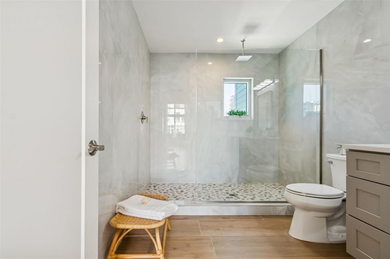 1343 4th Street, Unit 202, Sarasota, FL 34236 Photo