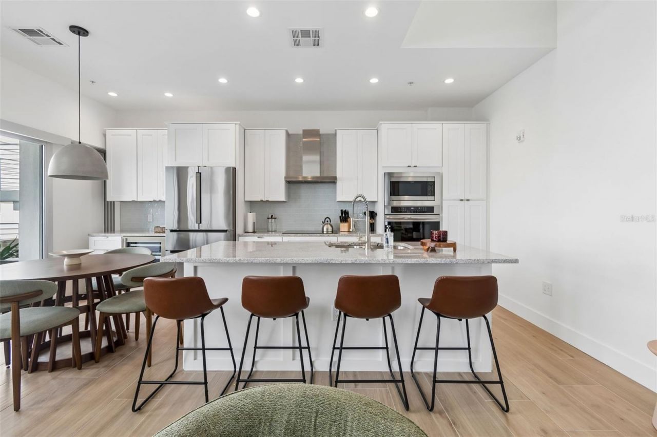 1343 4th Street, Unit 202, Sarasota, FL 34236 Photo