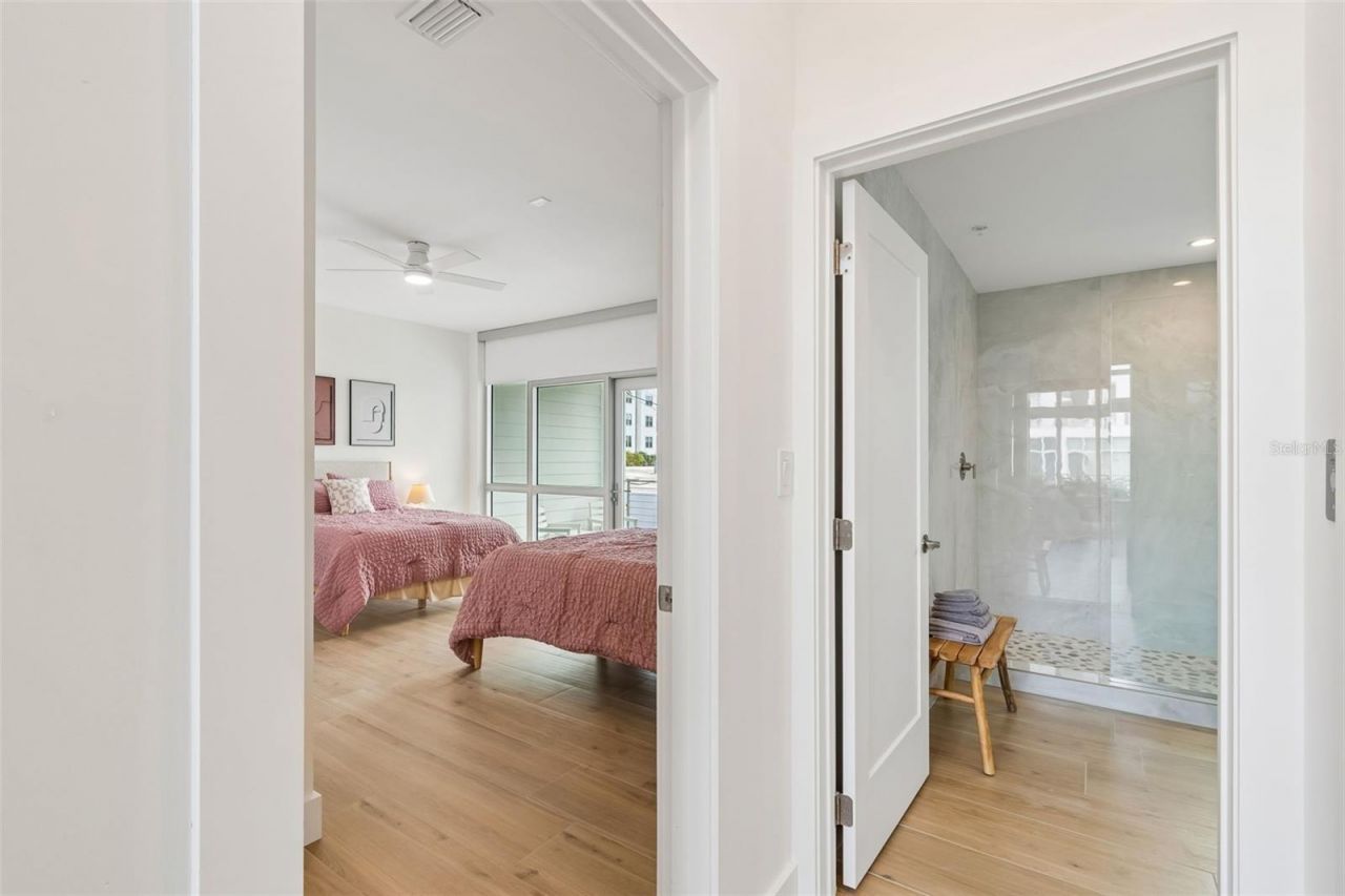 1343 4th Street, Unit 202, Sarasota, FL 34236 Photo