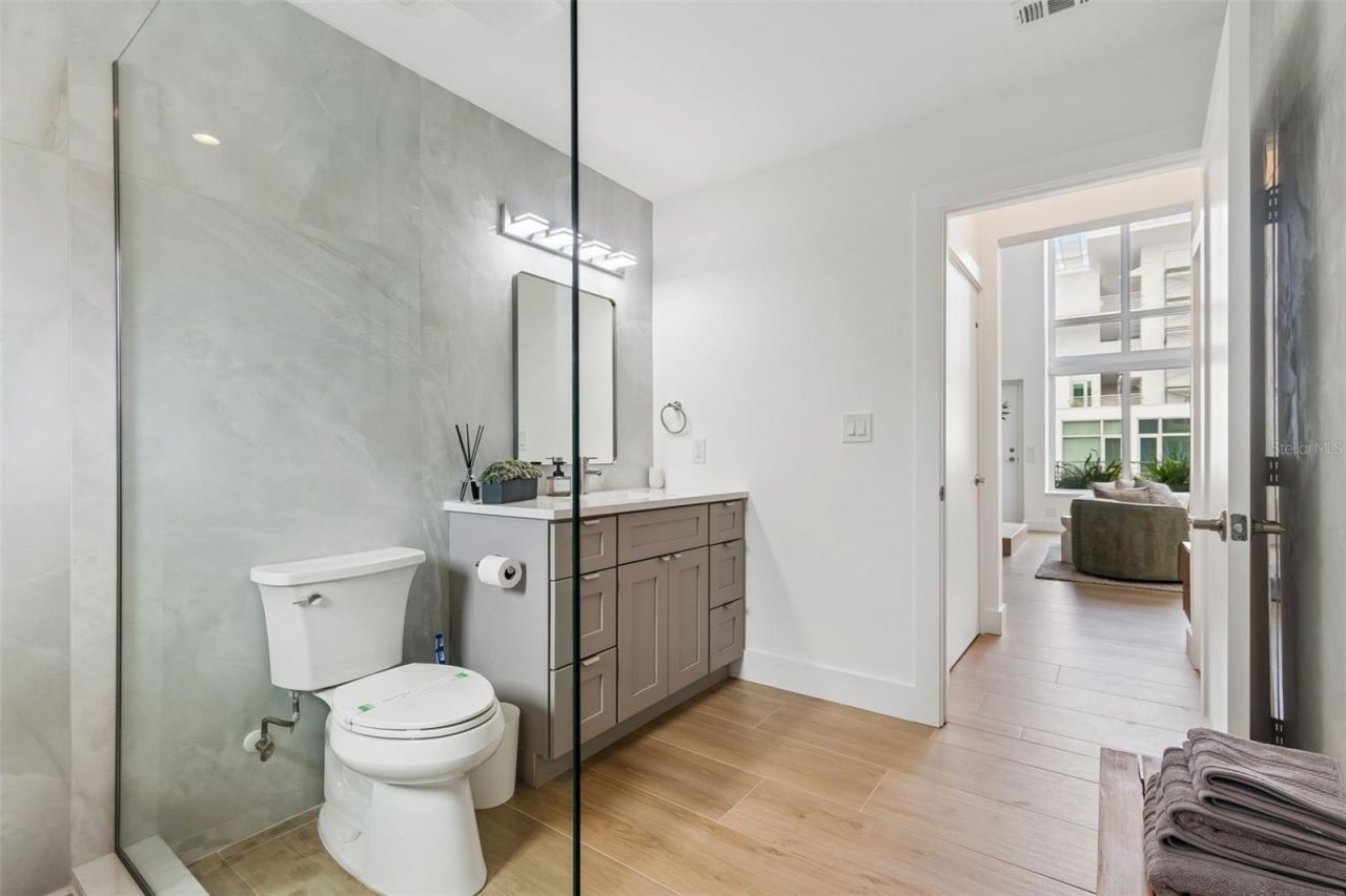 1343 4th Street, Unit 202, Sarasota, FL 34236 Photo