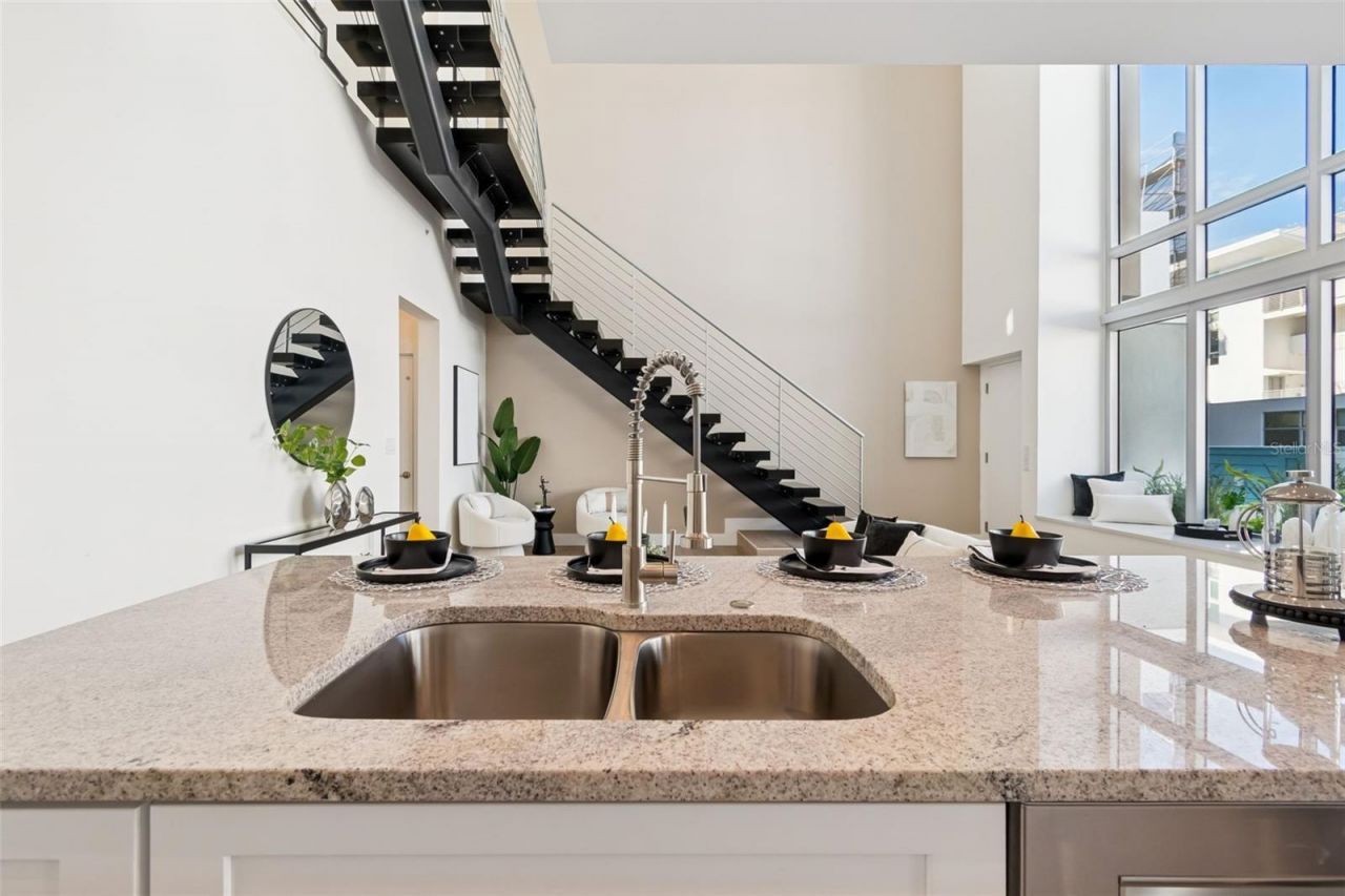 1343 4th Street, Unit 202, Sarasota, FL 34236 Photo