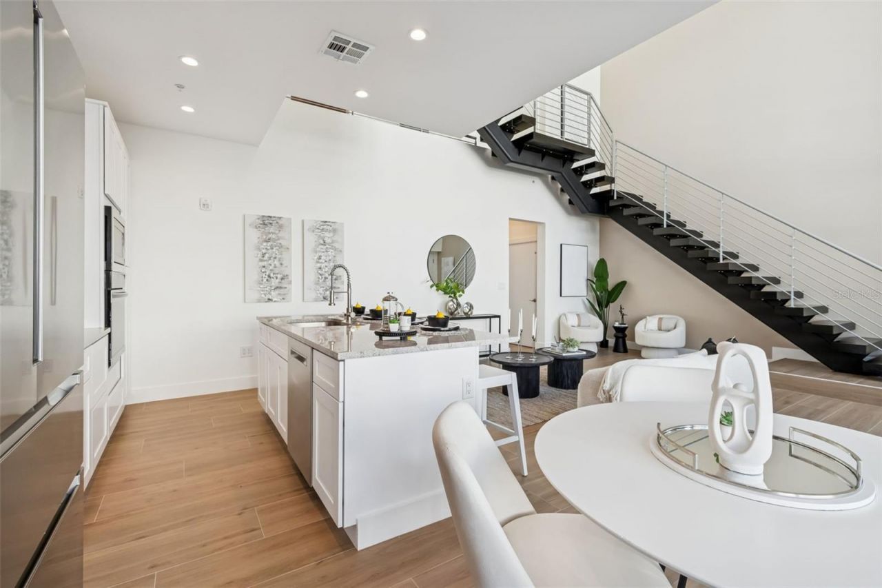 1343 4th Street, Unit 202, Sarasota, FL 34236 Photo