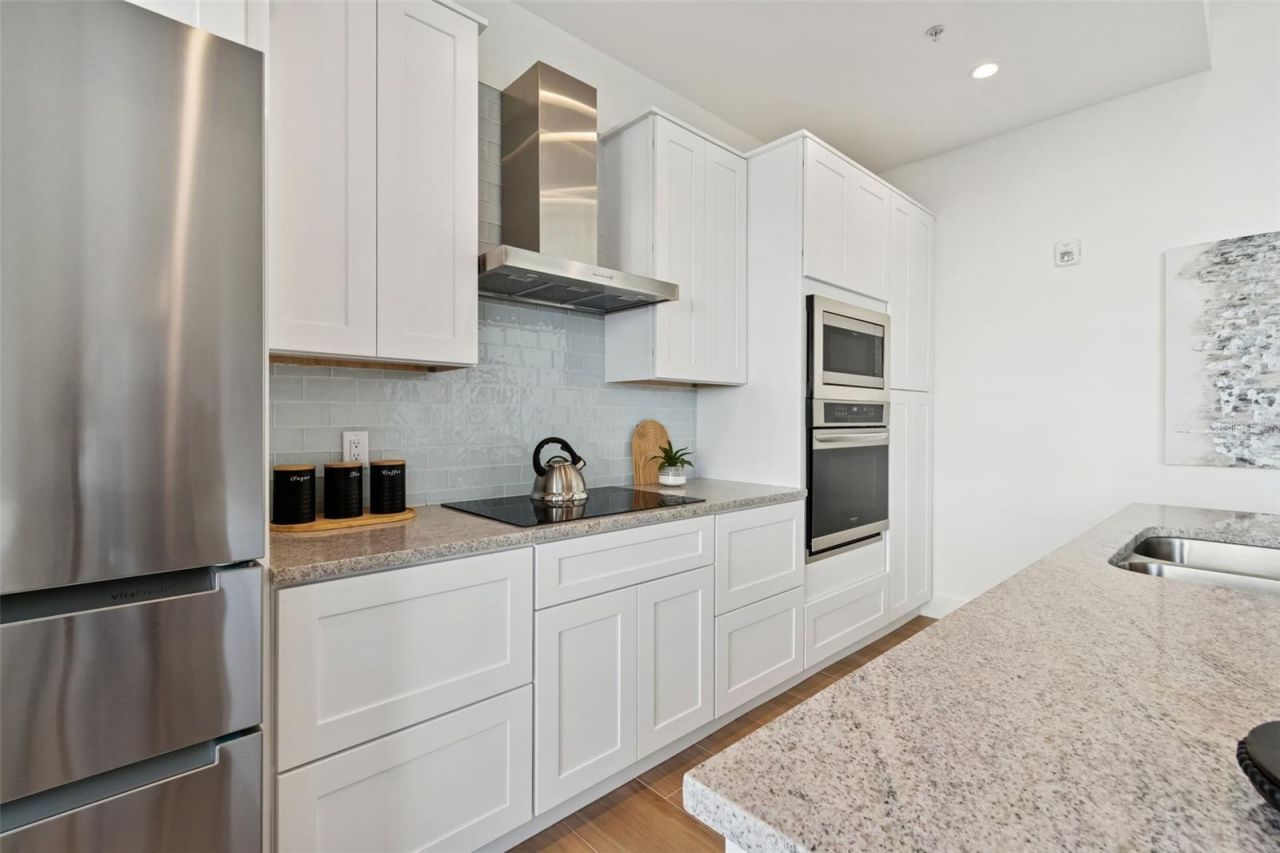 1343 4th Street, Unit 202, Sarasota, FL 34236 Photo