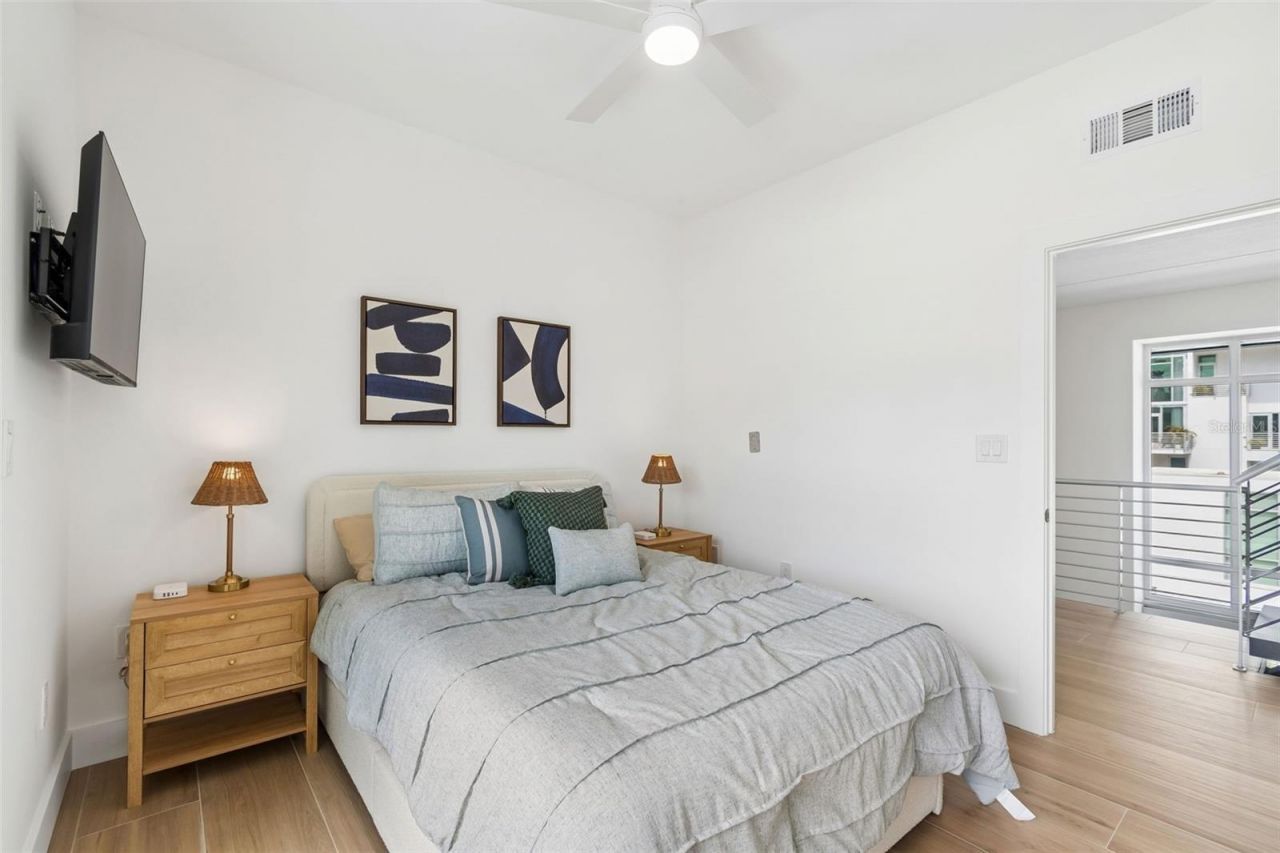 1343 4th Street, Unit 202, Sarasota, FL 34236 Photo