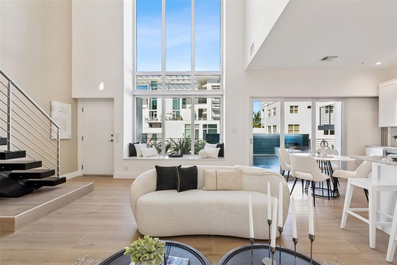 1343 4th Street, Unit 202, Sarasota, FL 34236 Photo