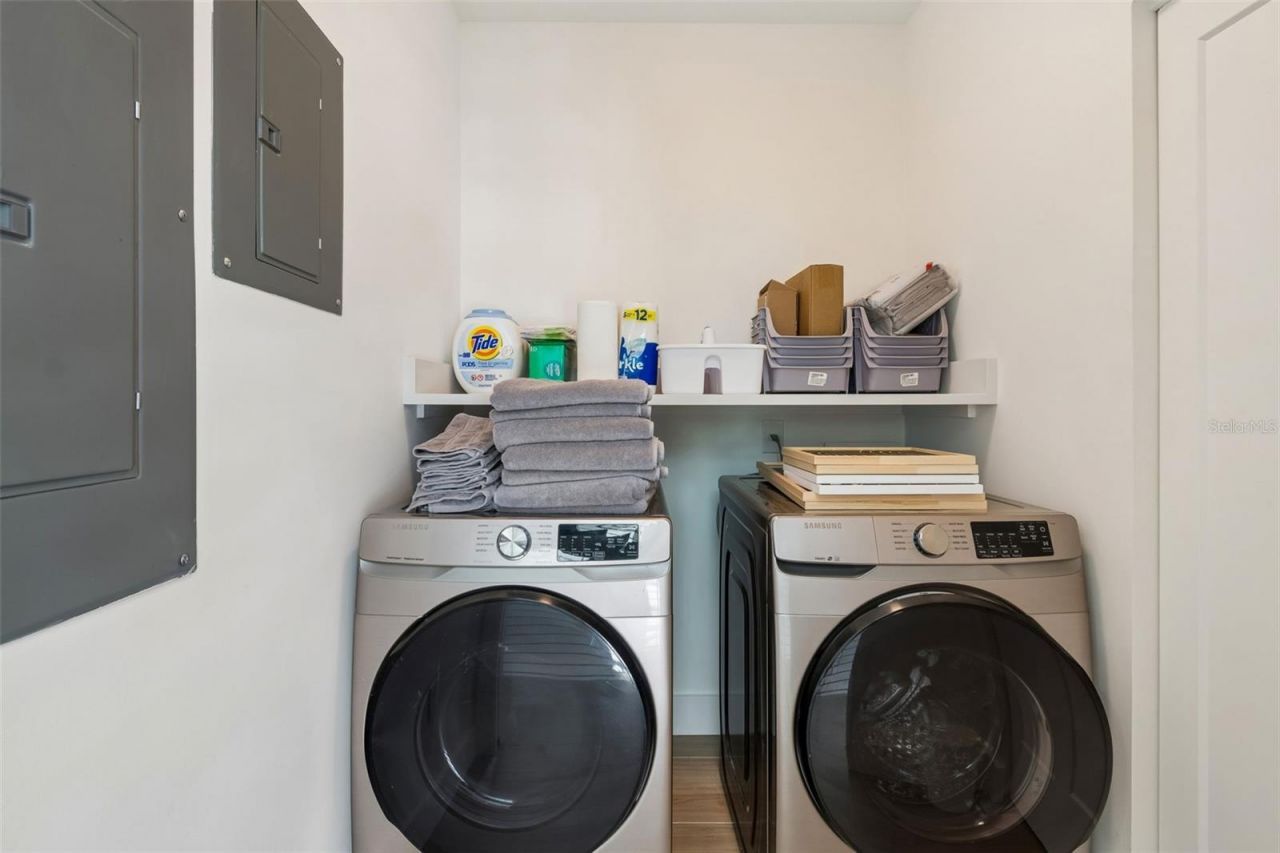 1343 4th Street, Unit 202, Sarasota, FL 34236 Photo
