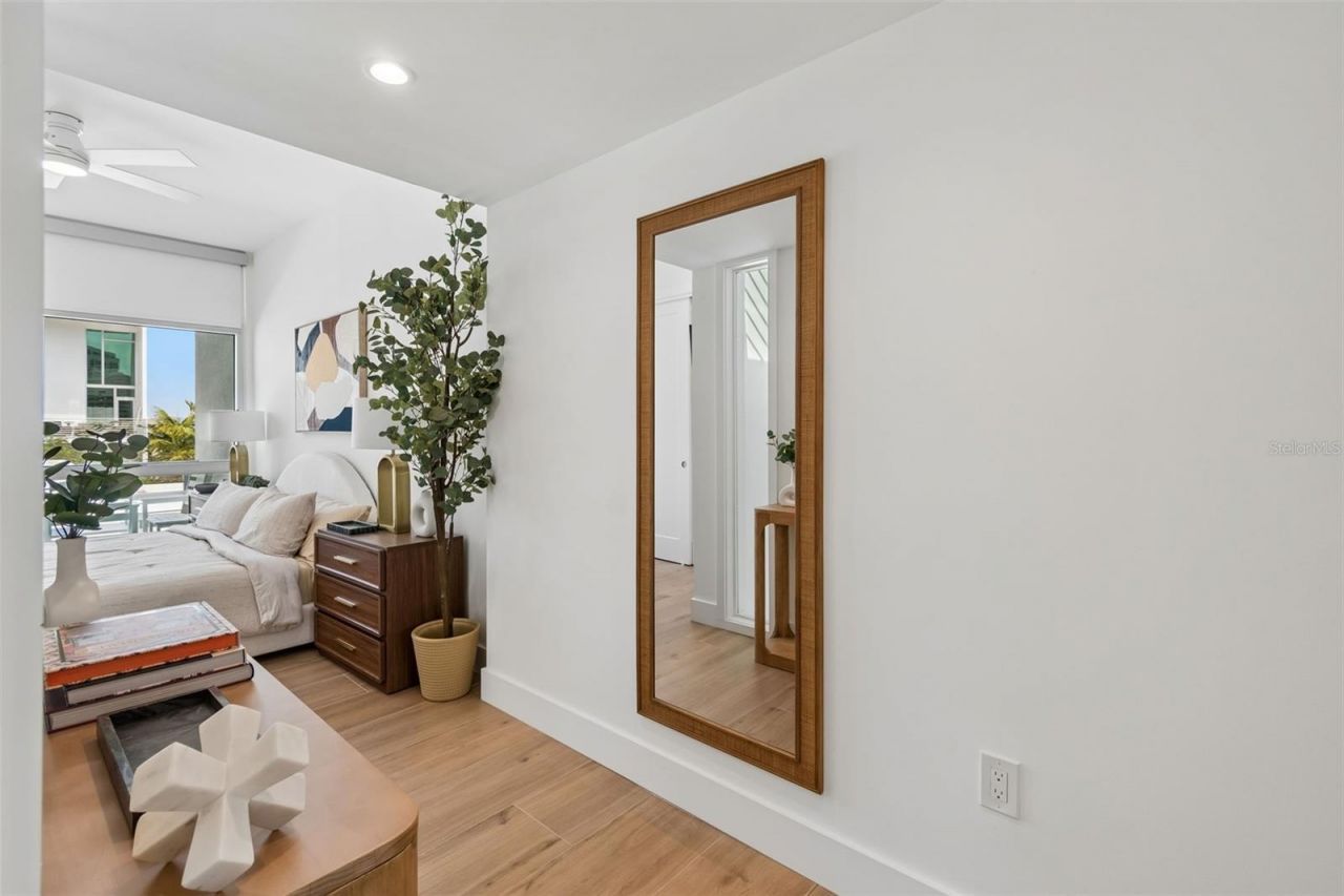 1343 4th Street, Unit 202, Sarasota, FL 34236 Photo