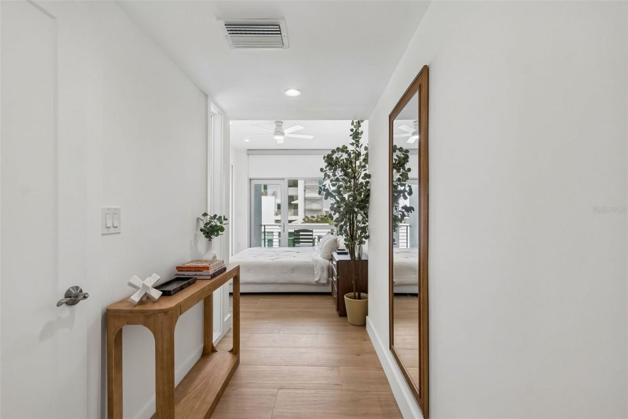 1343 4th Street, Unit 202, Sarasota, FL 34236 Photo