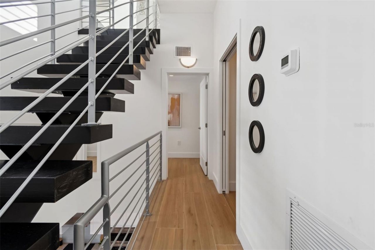 1343 4th Street, Unit 202, Sarasota, FL 34236 Photo