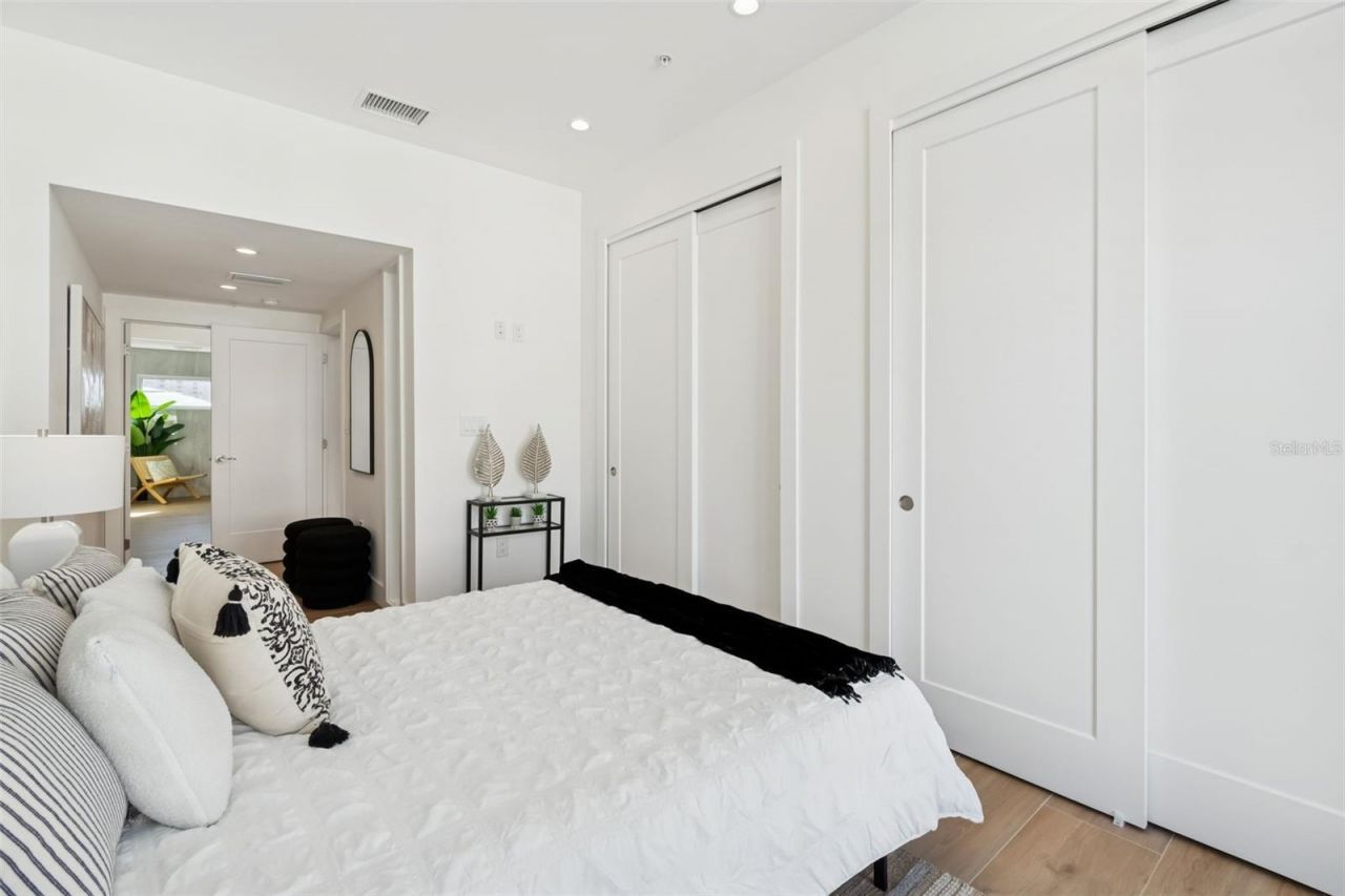 1343 4th Street, Unit 202, Sarasota, FL 34236 Photo